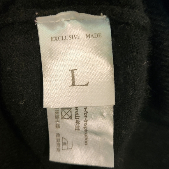 Luxury Maison Chase Museum Inspiration Black Cashmere Sweater Mini‎ Pearl, Large - Picture 5 of 7